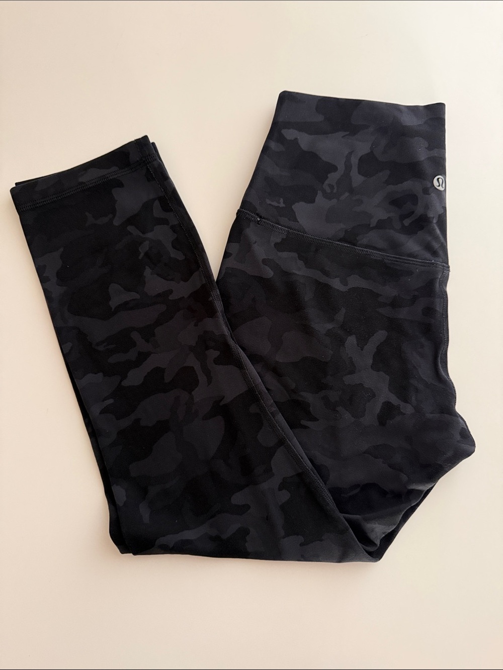 lululemon athletica Align Formation Camo Deep Coal High-Rise Crop 21" Sz 6 - Picture 2 of 8